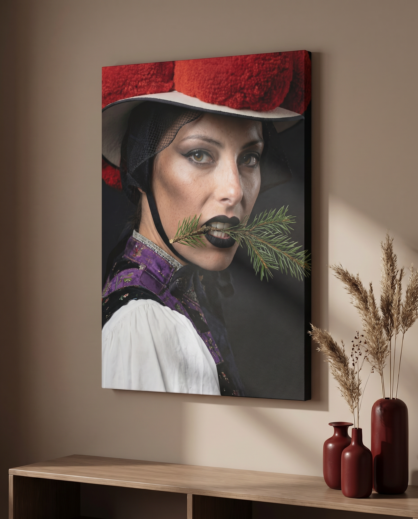 Ausdrucksstarke Interpretation der Schwarzwälder Tracht mit dunklen Akzenten und grüner Tanne, ideal als stilvolles Schwarzwald Wandbild für Liebhaber zeitgenössischer Kunst.